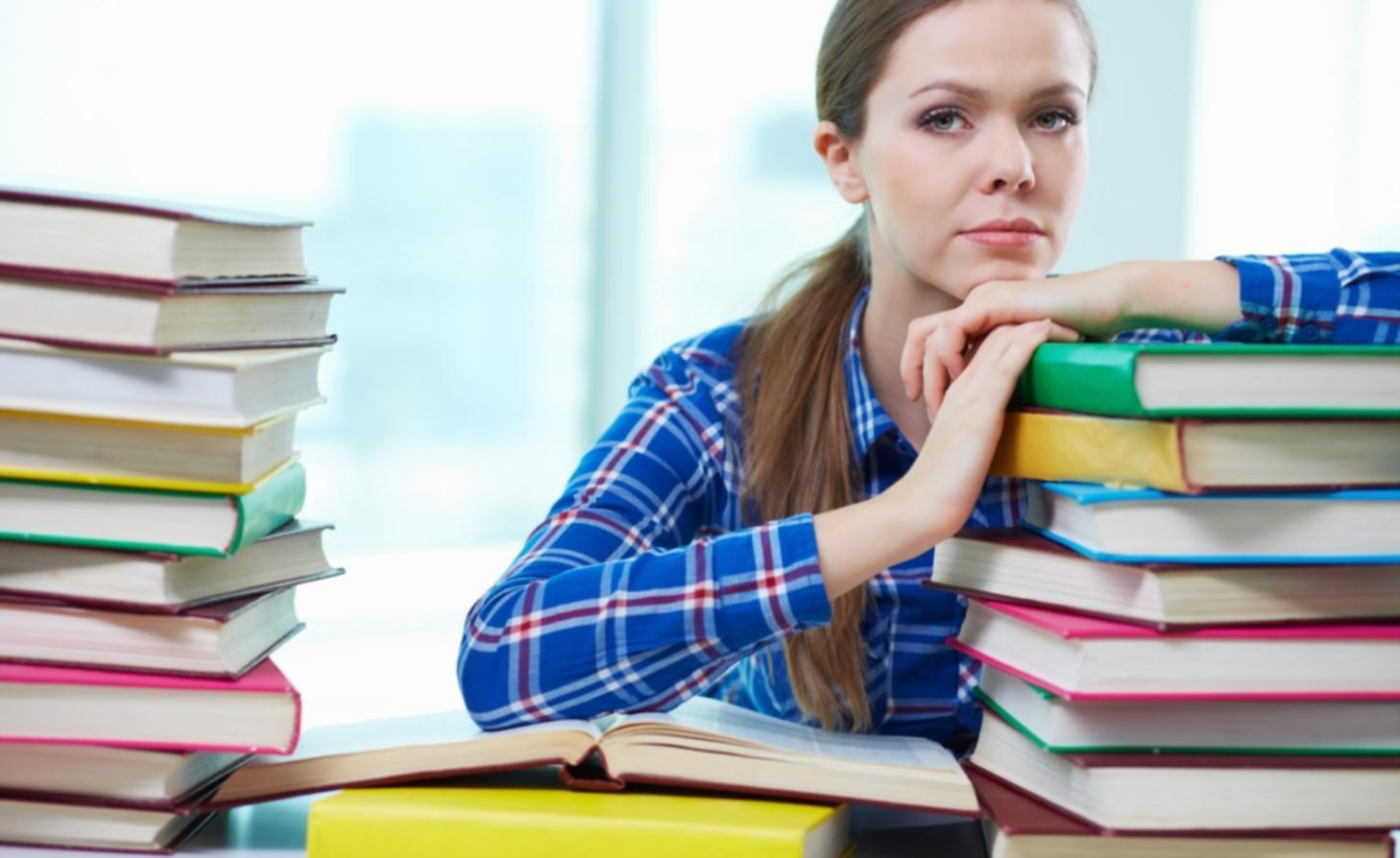 Teilnehmer beim gemeinsamen Lernen und Austausch von Gründungsideen